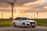 Audi Q7 55 TFSI e Quattro S-Line 2020 года (UK)